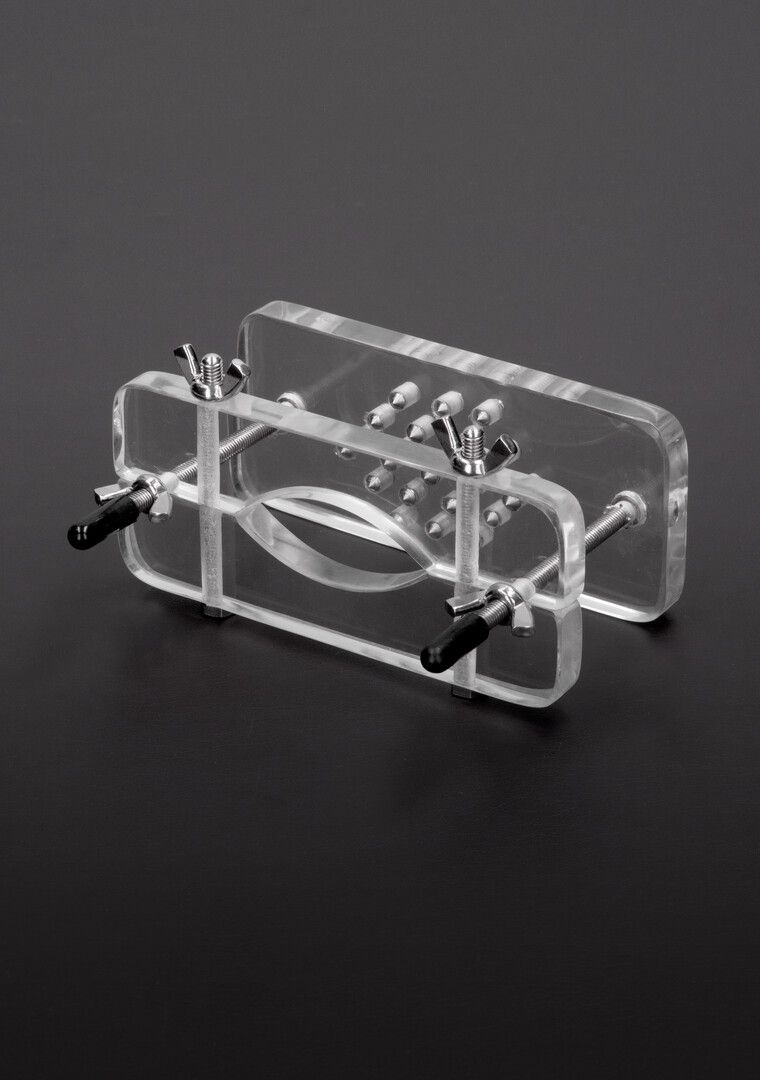 Steel by Shots Ball Butcher em acrílico transparente com picos
